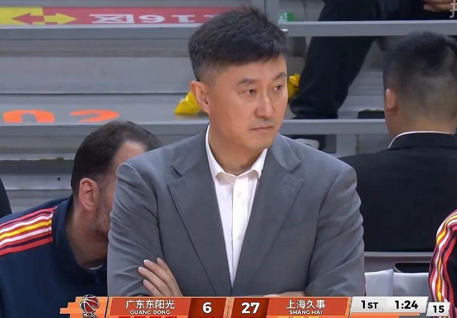 yunkai官网-广东男篮40分惨败，三分球35中5+17次失误，上海男篮酣畅淋漓大胜