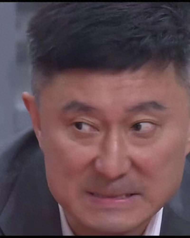 云开体育-愧对600万！3分9中1+空篮不中，不如新人，球迷：请给家政打替补